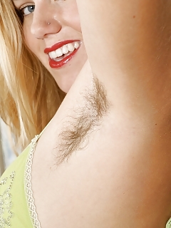 Yanna Deep Tongue Fuck A Hairy Pussy