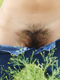 Mariana Hairy Anal Girls