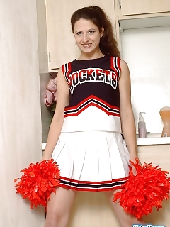 Dazzling Cheerleader Young With Amazing Trimmed Cunt