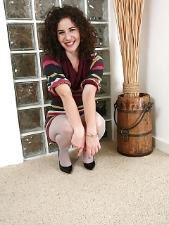 Sativa Atk Hairy Alexandra Great Hairy Pussy