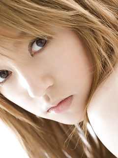Beauteous Japanese Babe Records Off Her Naked Body Before She Cloths Up For Nude Shooting