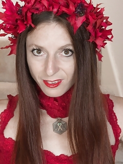 This Dazzling Babe Has Some Of The Longest Twat Hair Ever Snapped