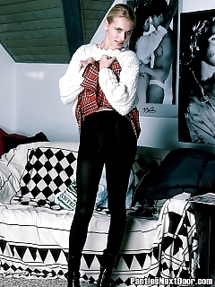 Viviana Uncover Her Yummy Hairy Pussy And Stretching It For Your Viewing Pleasure