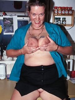 Stunning Granny In Jerking Pussy And Mouthing Sex Toy