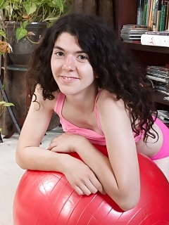 Silki Smith Is Working On Her Fitball, And Enjoying Her Butt On It