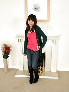 Komachi Horny Hairy Girl