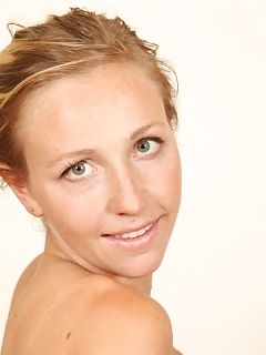 Aden Hairy Girl Anal Dildo