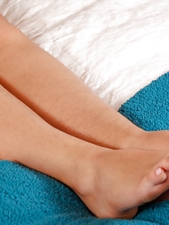 Aali Bruenette Hairy Pussy