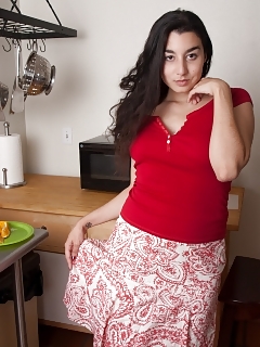 Wara Quickly Reveals Down To Her Cute Hot Body In The Kitchen And Smoothly Eats A Slice Of Orange